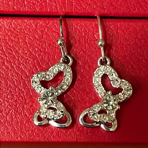 Sparkling Butterfly Shaped Silver Elegant Earrings - Picture 1 of 1